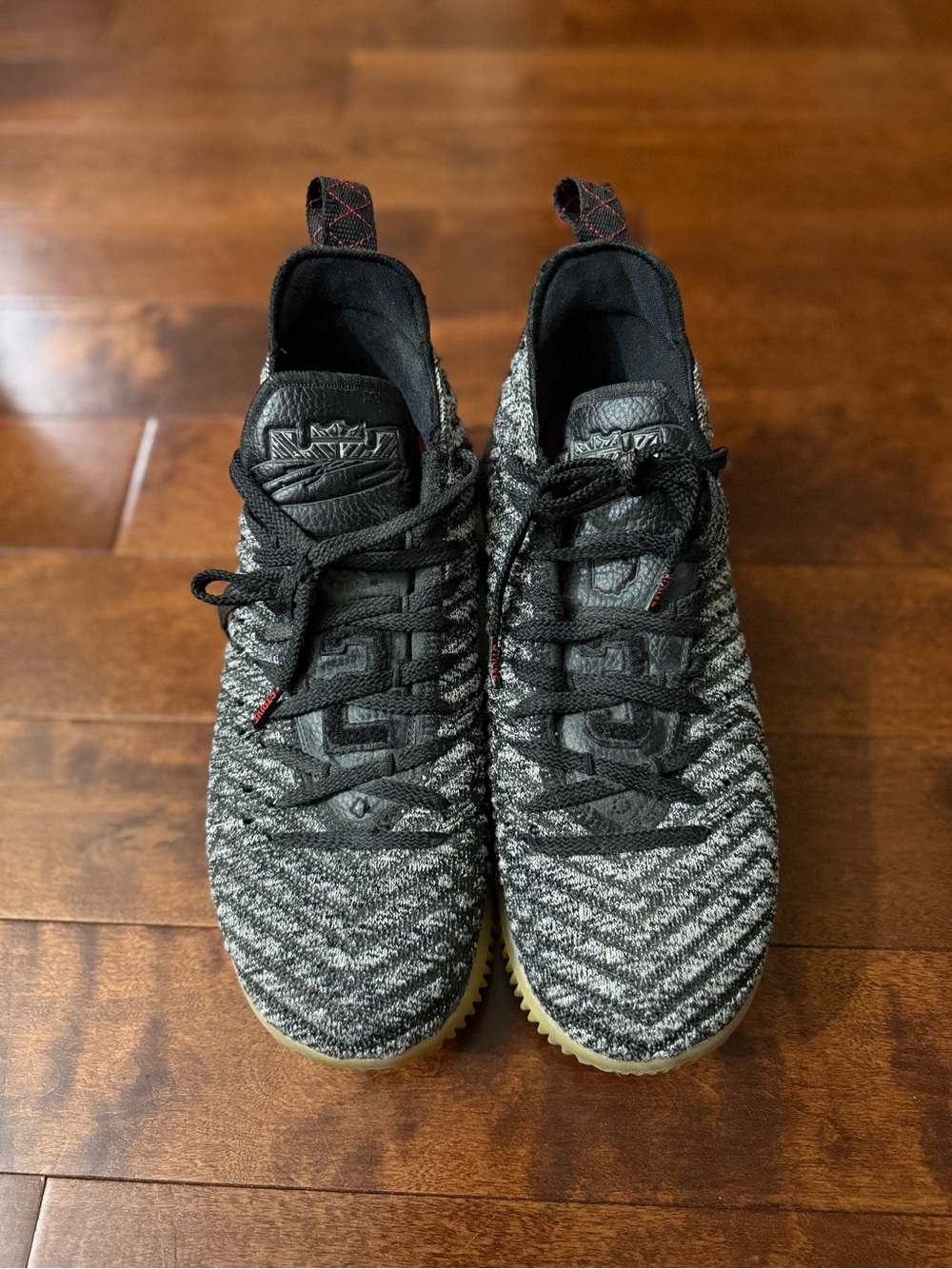 LeBron 16 “Oreo”